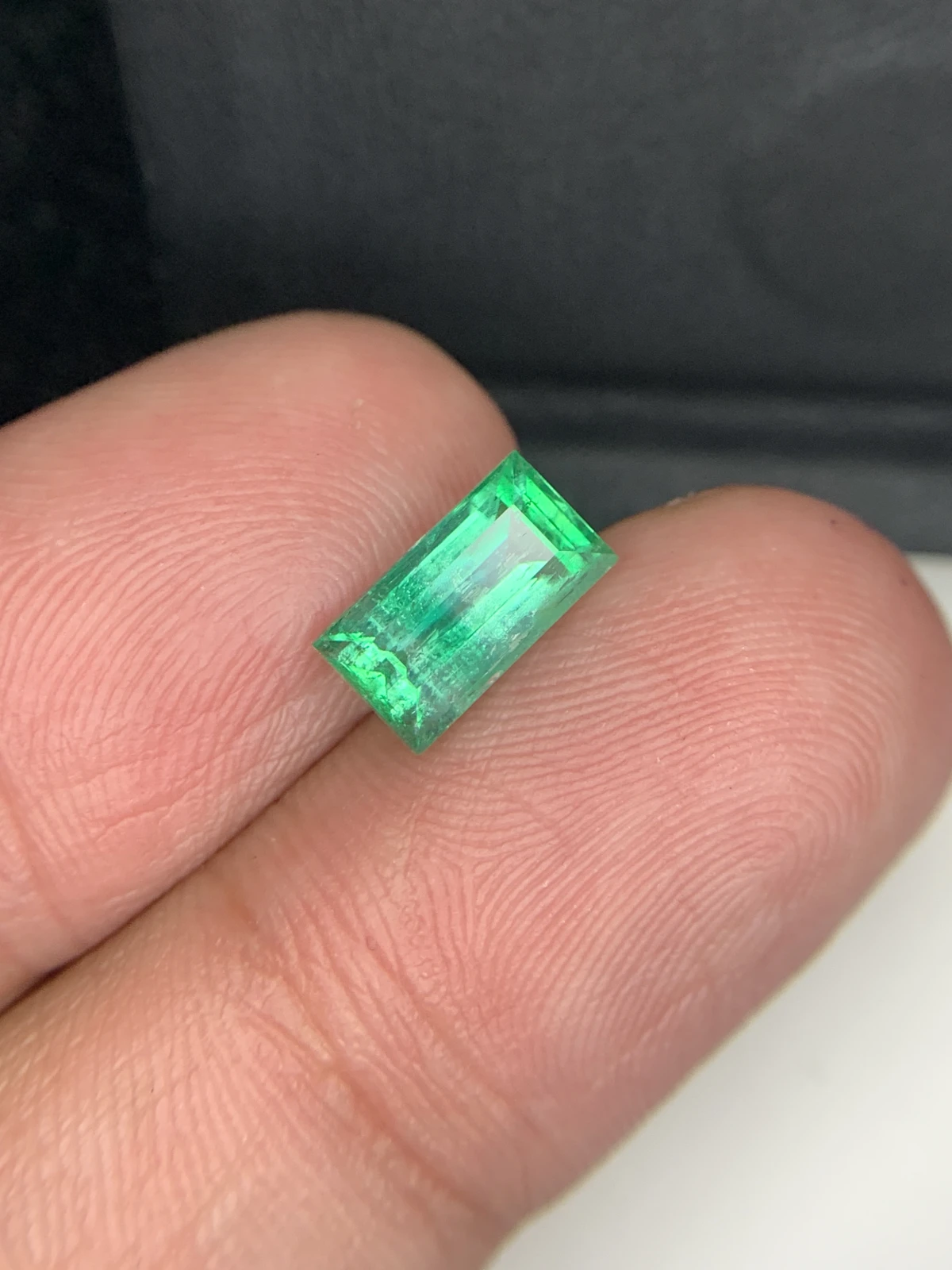 Natural Green Emerald 2.43 Carat Faceted Rectangular Cut Loose Gemstone — view 18
